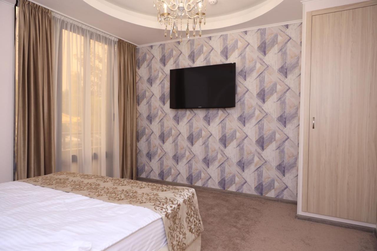 Delin Hotel And Tours 예레반 외부 사진
