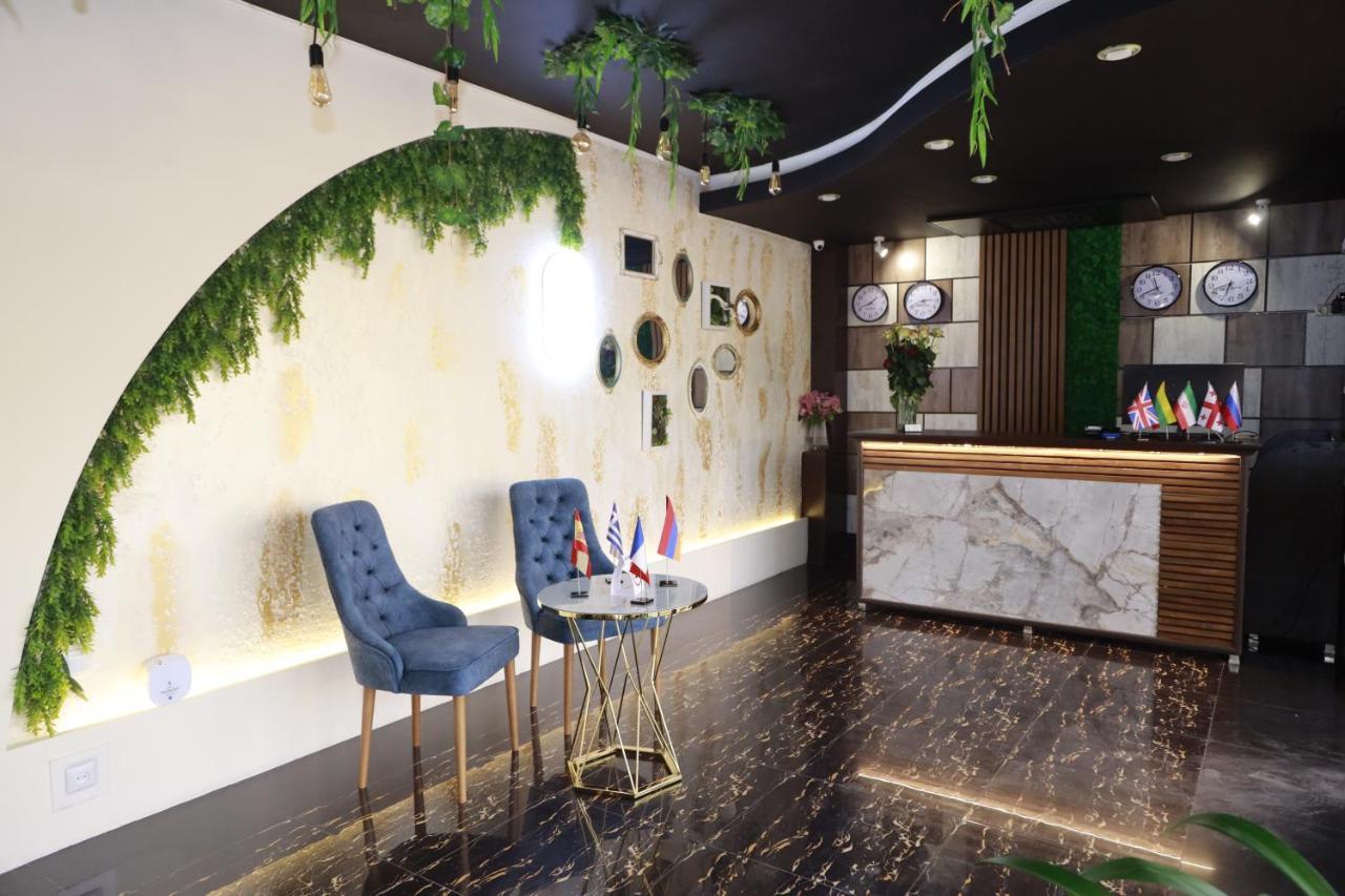 Delin Hotel And Tours 예레반 외부 사진