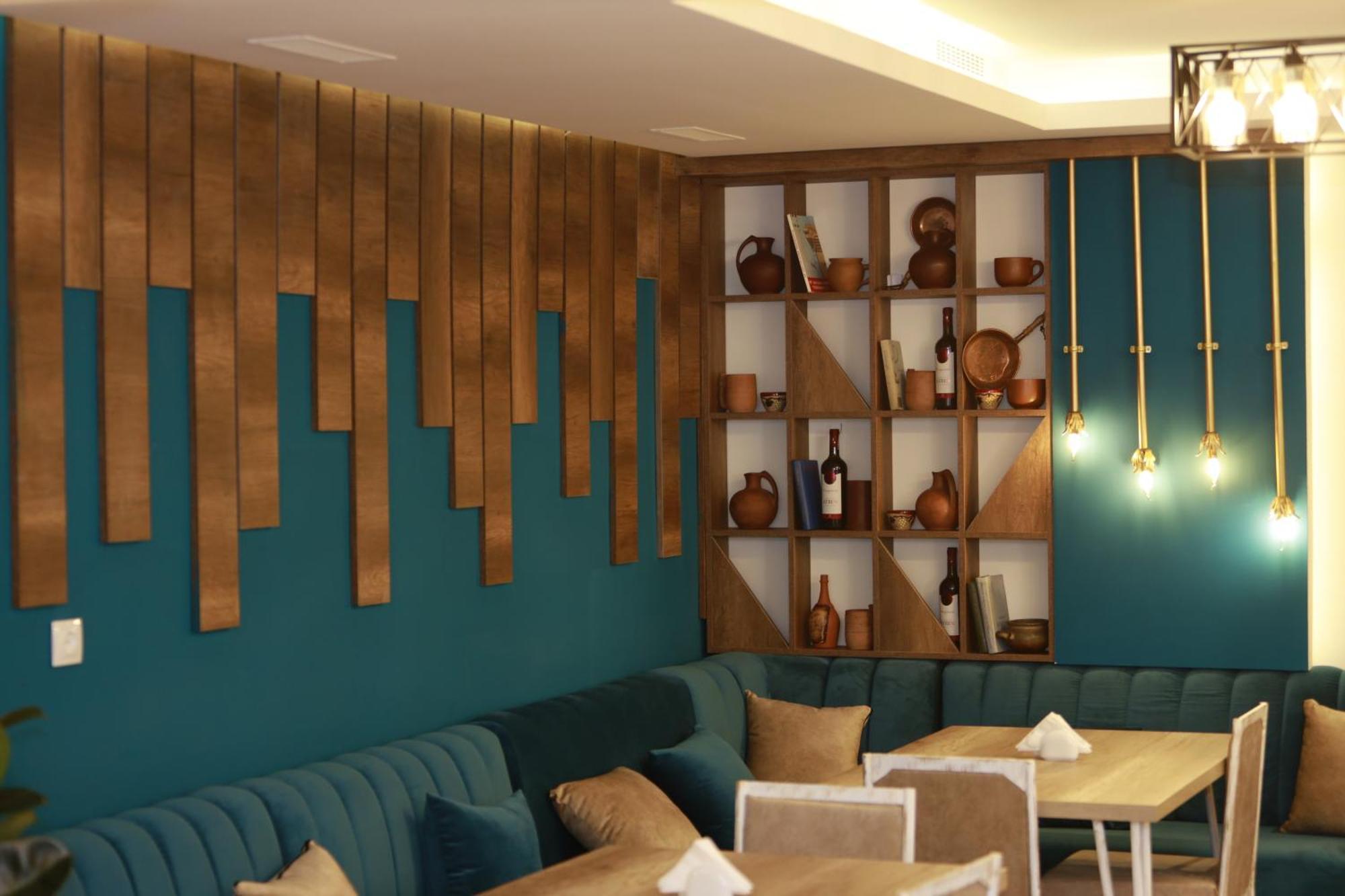 Delin Hotel And Tours 예레반 외부 사진