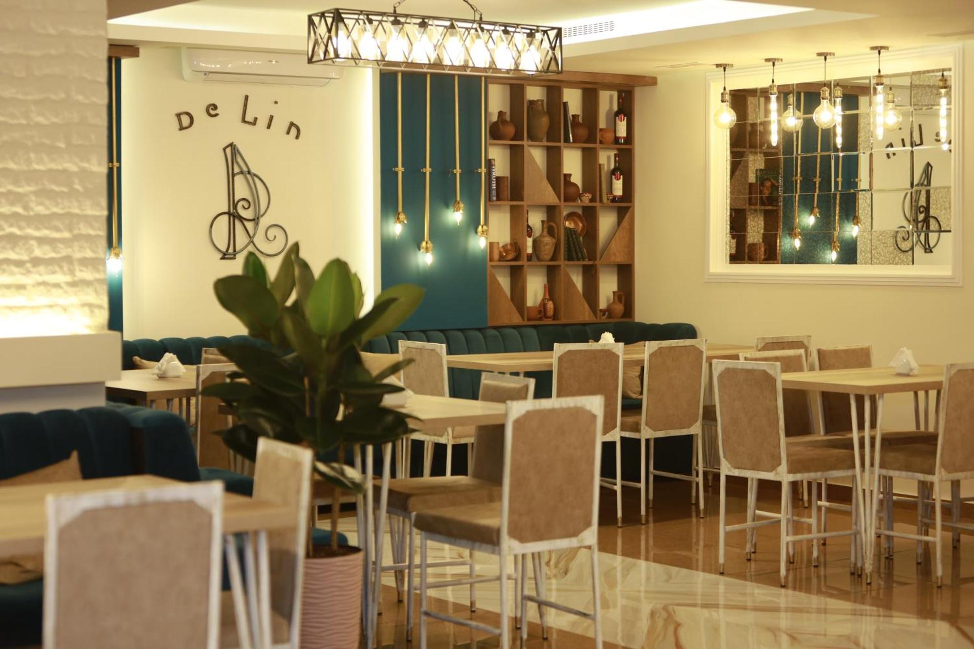 Delin Hotel And Tours 예레반 외부 사진