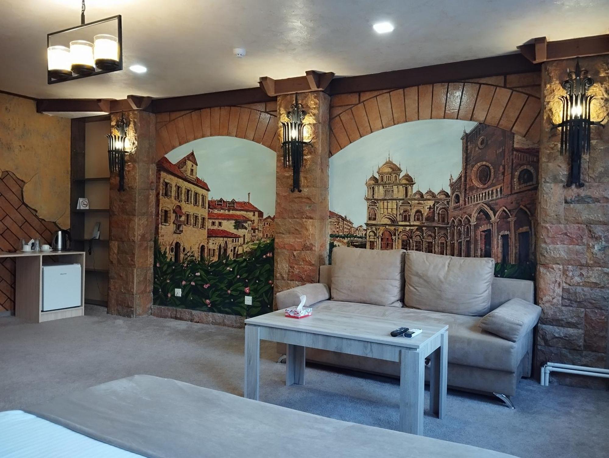 Delin Hotel And Tours 예레반 외부 사진